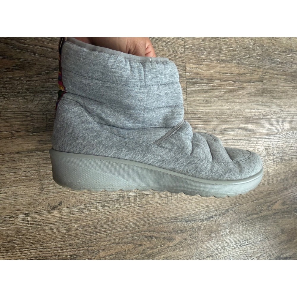 Bzees Womens 7M Grey Quilted Ankle Boots Side Zip Washable Fleece Lined Booties